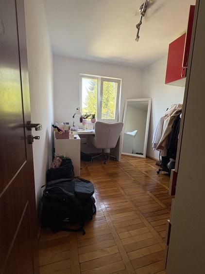 Apartament cu 3 camere semidecomandat în Șagului