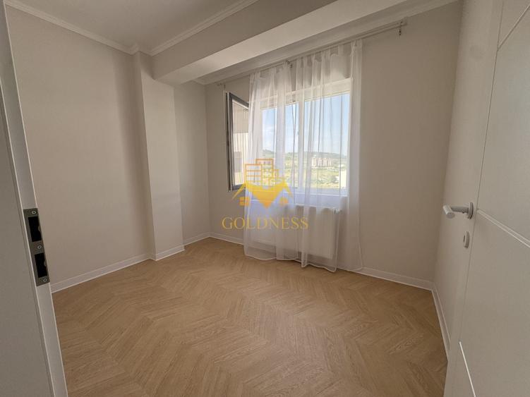 Apartament cu 3 camere semidecomandat, mobilat în Florești