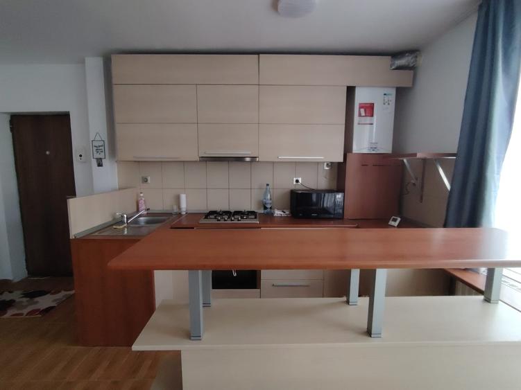 Apartament cu 2 camere semidecomandat în Florești