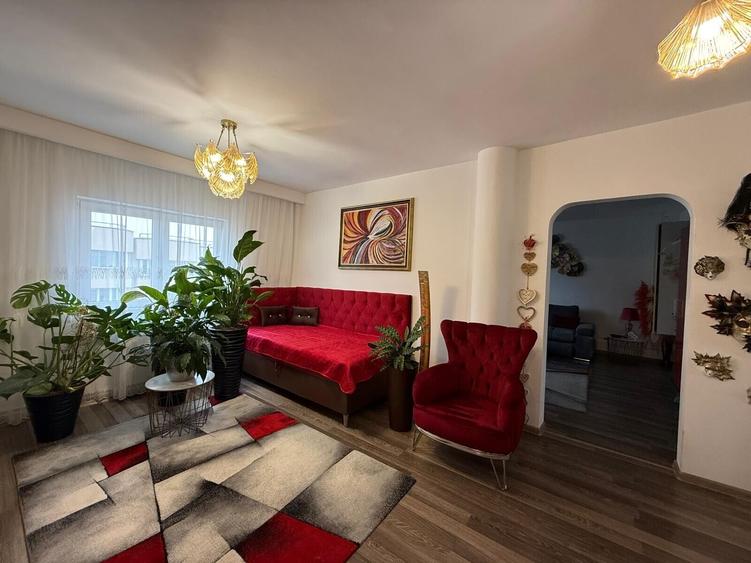 Apartament cu 4 camere semidecomandat, mobilat în Mihai Bravu