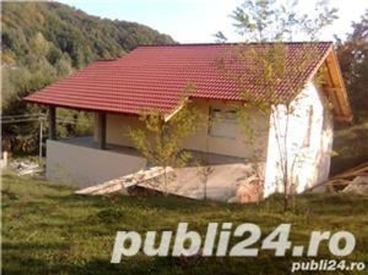 Casă cu 6 camere cu Teren 6000 Mp în Pietreni