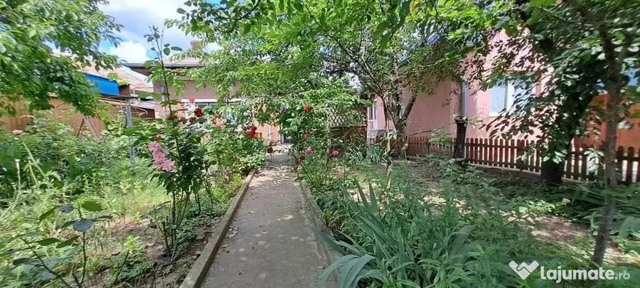 Casă cu 4 camere cu Teren 366 Mp în Central