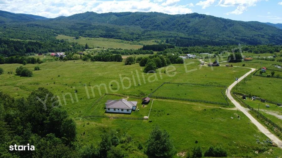 Casă cu 4 camere în Slatina