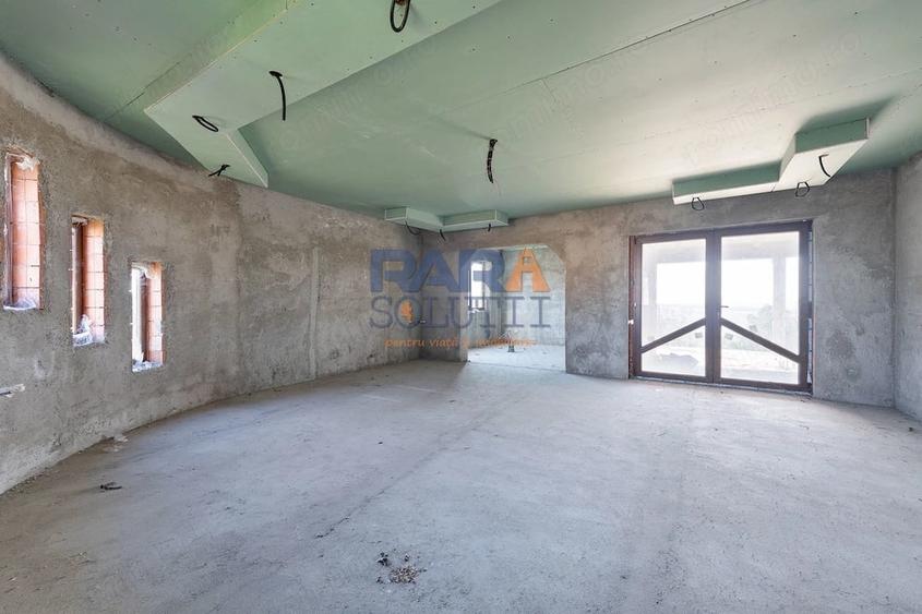 Casă cu 2 camere cu Teren 3600 Mp în Bâra