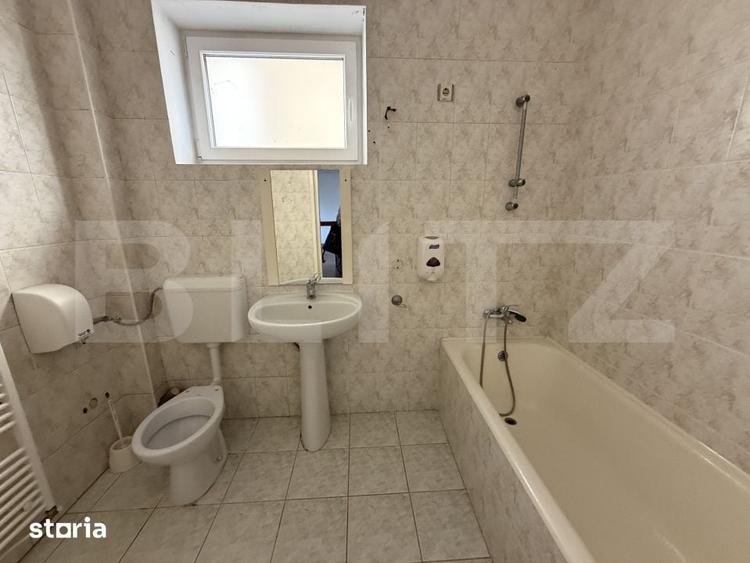 Casă cu 6 camere cu Teren 539 Mp în Central