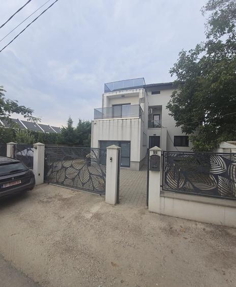 Casă cu 4 camere în Central