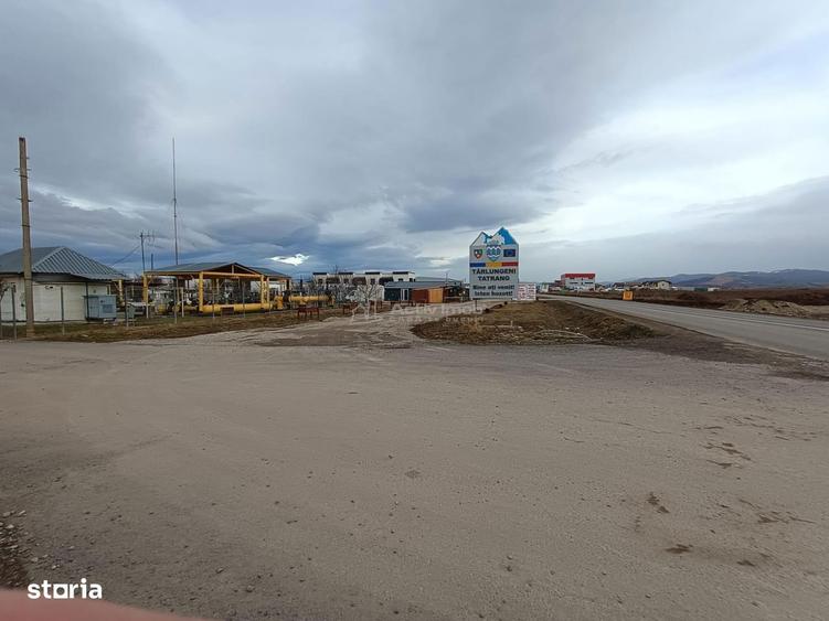 Teren de 9000 mp, în Est