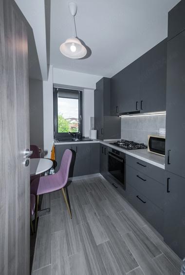 Apartament cu 3 camere decomandat, mobilat în Girocului