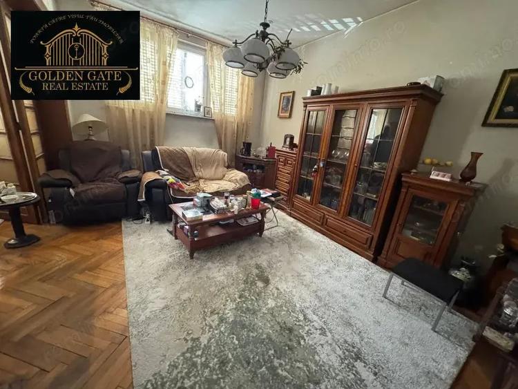 Casă cu 10 camere cu Centrală Termică în Moșilor