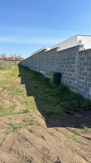 Teren Construcții intravilan de 1.1000000238419 mp, în Poltur