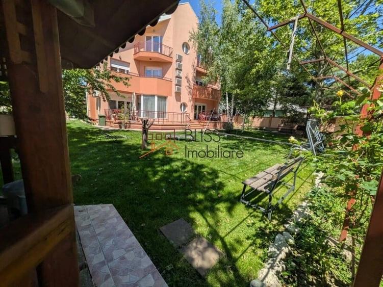 Casă cu 10 camere cu Garaj în Iancu Nicolae