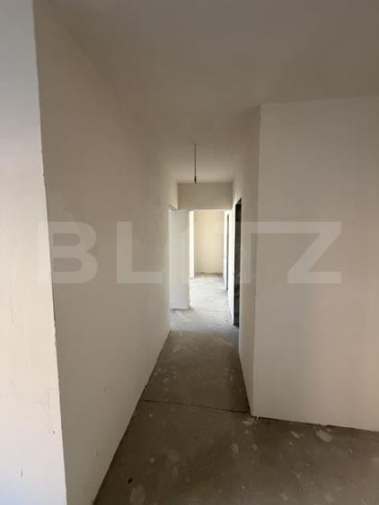 Apartament cu 3 camere semidecomandat în Florești