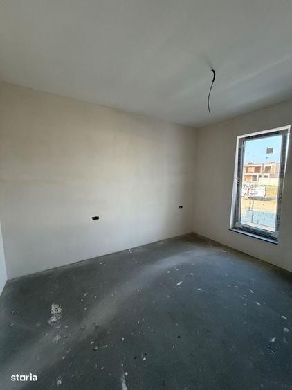 Casă cu 3 camere în Sântandrei