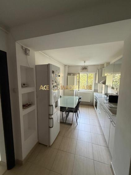 Apartament cu 3 camere decomandat, mobilat în Drumul Taberei