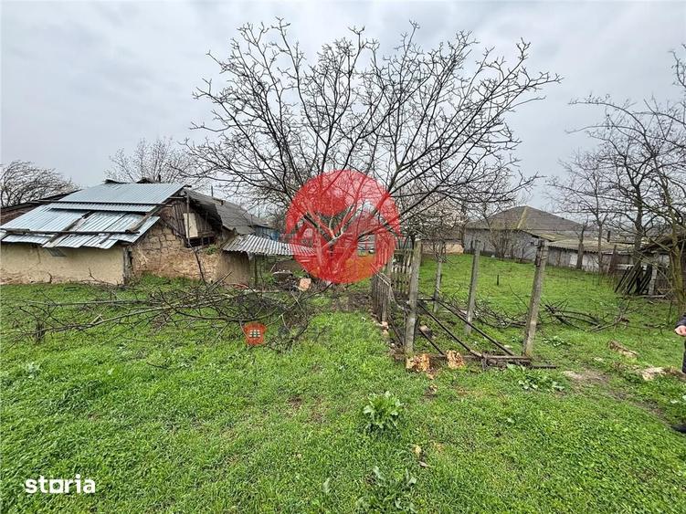 Casă cu 3 camere cu Teren 2100 Mp în Valea Nucarilor