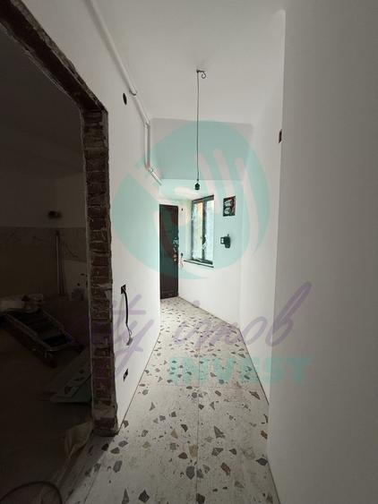 Apartament cu 3 camere semidecomandat în Universitate