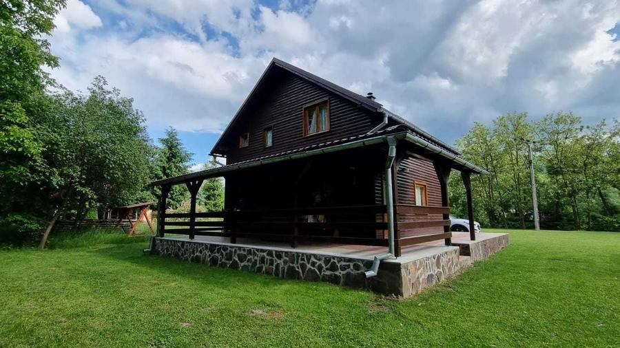 Casă cu 3 camere în Eremitu