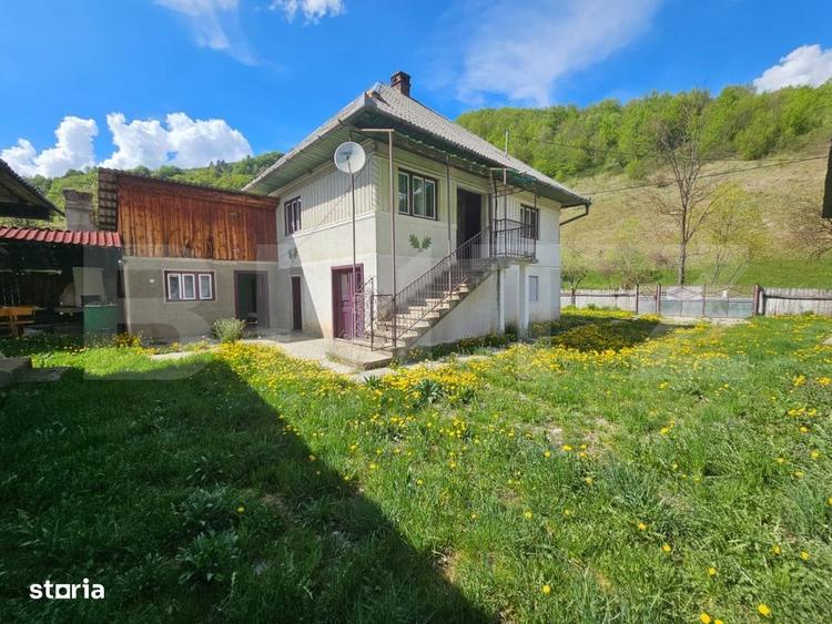 Casă cu 3 camere în Întregalde