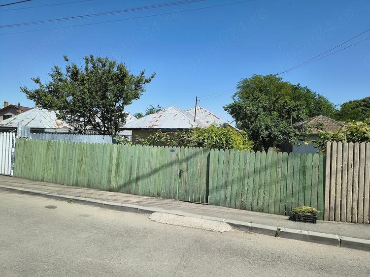 Casă cu 4 camere cu Teren 100 Mp în Exterior Vest