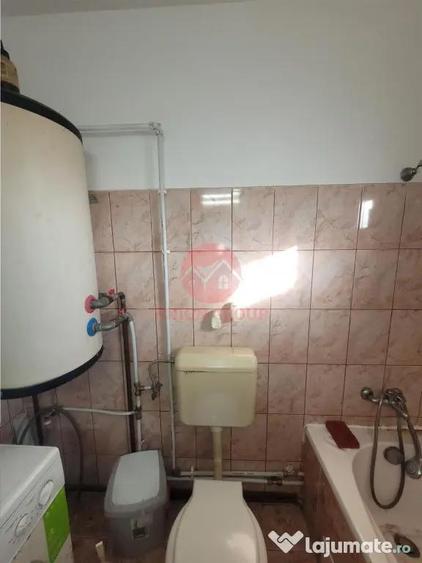 Casă cu 4 camere cu Teren 2500 Mp în Lazu