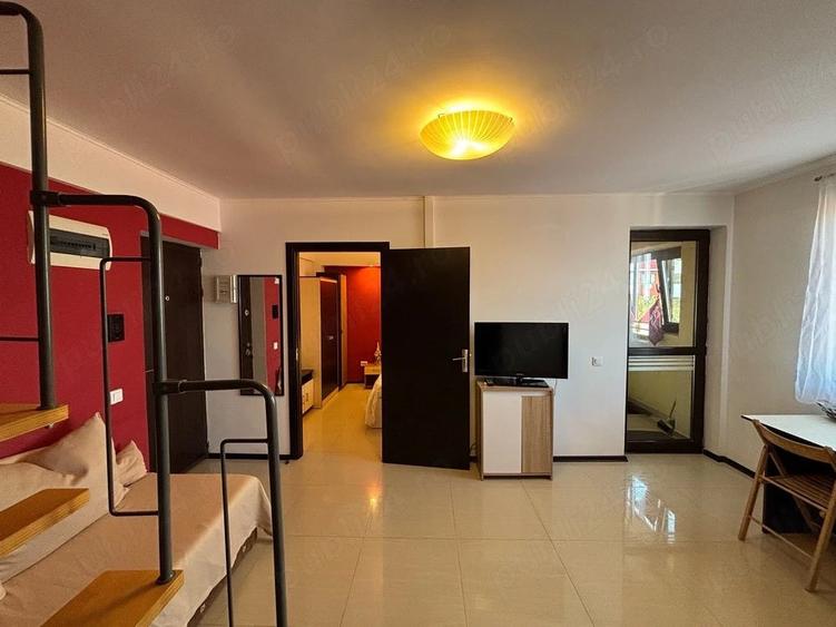 Apartament cu 3 camere semidecomandat în Central