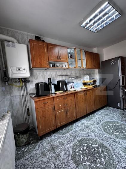 Apartament cu 4 camere decomandat, mobilat în Câmpia Turzii