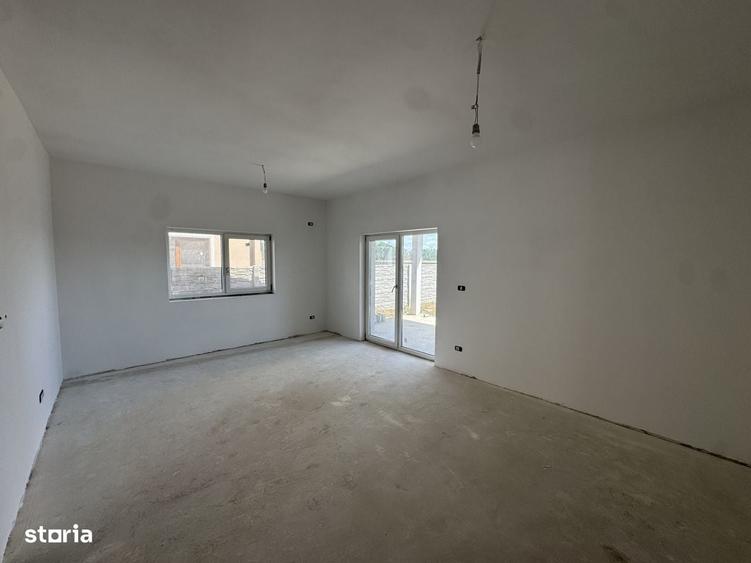 Casă cu 4 camere cu Teren 270 Mp în Central
