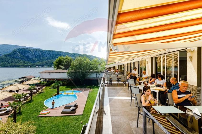 Casă cu 32 camere cu Teren 4600 Mp în Dubova