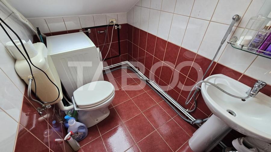 Apartament cu 4 camere decomandat, mobilat în Mihai Viteazul