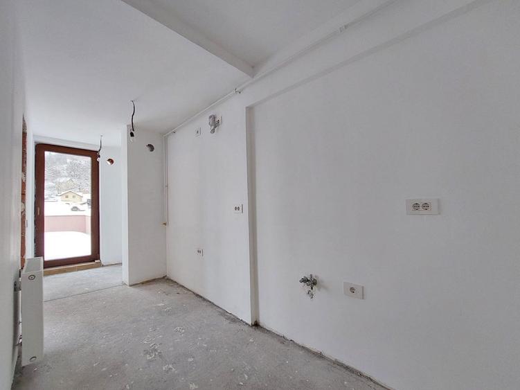 Penthouse cu 4 camere decomandat în Schei