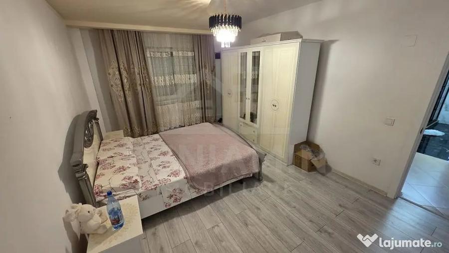 Casă cu 5 camere cu Teren 334 Mp în Central