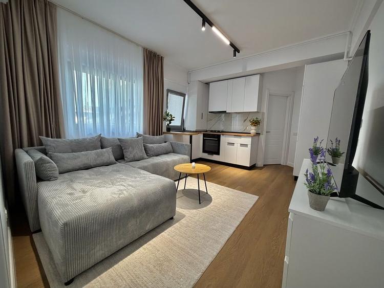 Apartament cu 2 camere decomandat în 1 Mai — fotografia 1