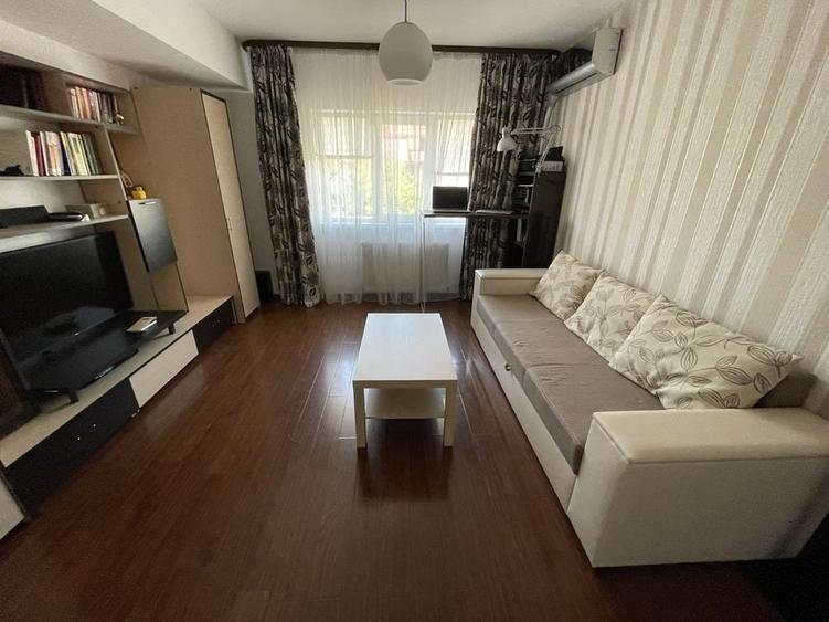 Apartament cu 2 camere semidecomandat în Central