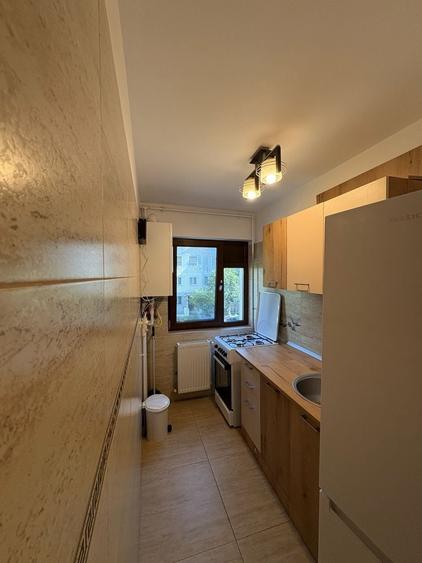 Apartament cu 2 camere semidecomandat în Km 4