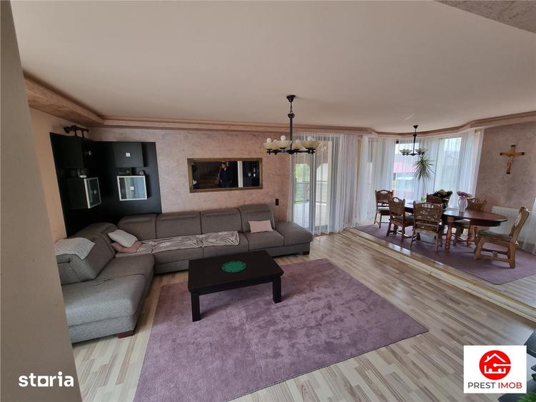 Casă cu 6 camere cu Teren 2200 Mp în Sâncraiu de Mureș