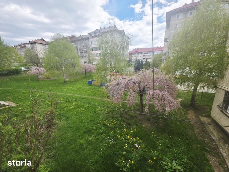 Apartament cu 4 camere în Calea Romanului