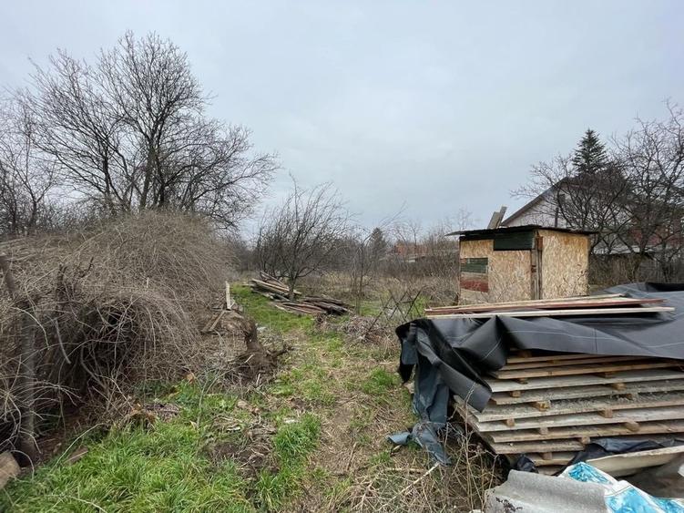 Teren de 1700 mp, în Ogrăzile