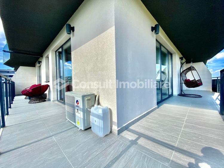 Apartament cu 3 camere semidecomandat, mobilat în Sopor