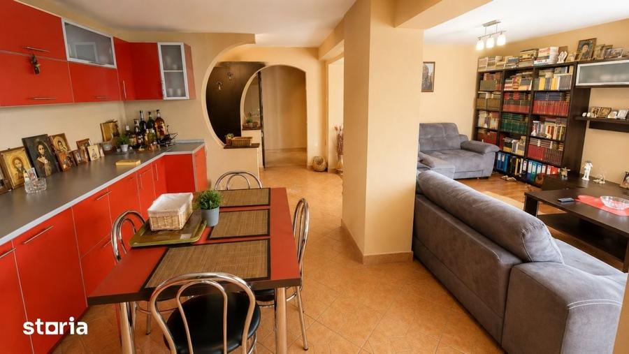 Apartament cu 3 camere decomandat în Găvana