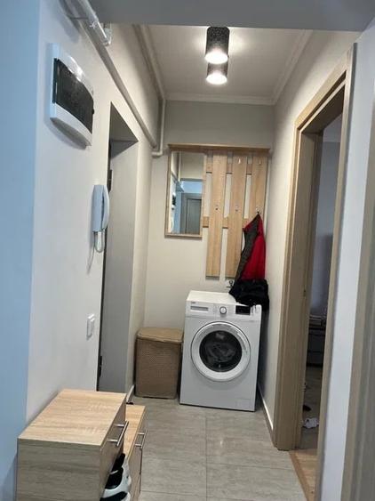 Apartament cu 2 camere decomandat, mobilat în Dacia