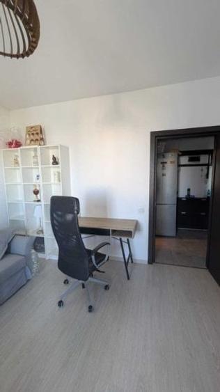 Apartament cu 2 camere decomandat, mobilat în Apărătorii Patriei