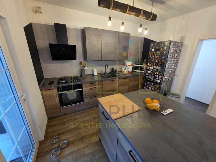 Duplex cu 5 camere cu Canalizare în Ghiroda