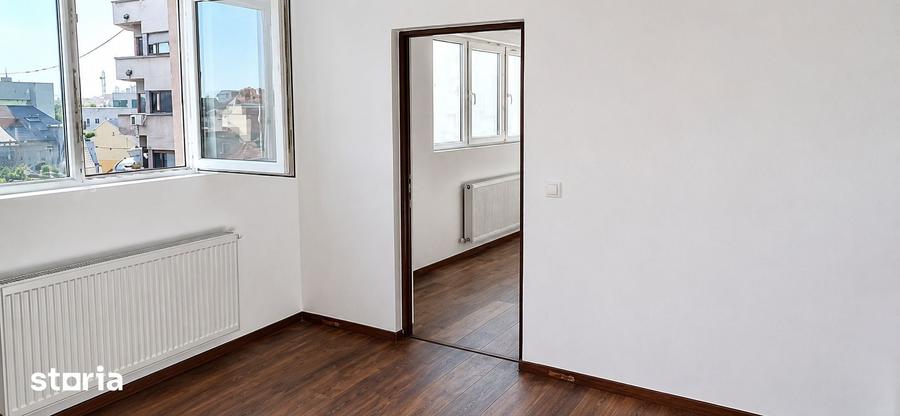 Apartament cu 3 camere decomandat în Romană