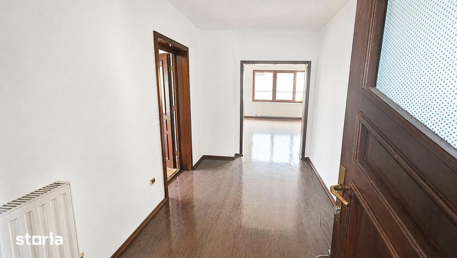 Casă cu 3 camere cu Teren 250 Mp în Tolstoi
