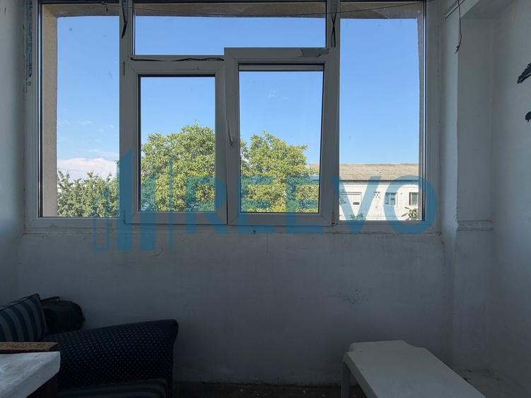 Apartament cu 2 camere nedecomandat, mobilat în Republicii