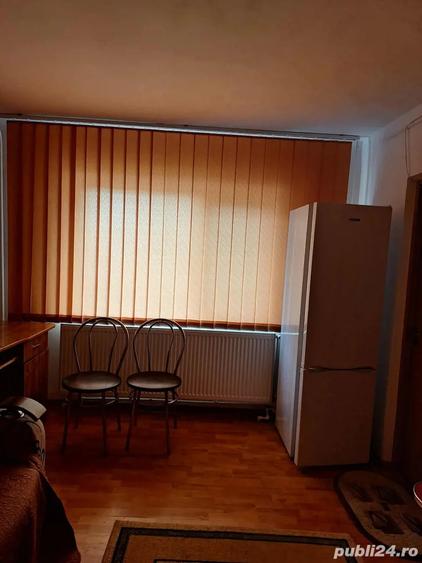 Garsonieră decomandată în Broșteni