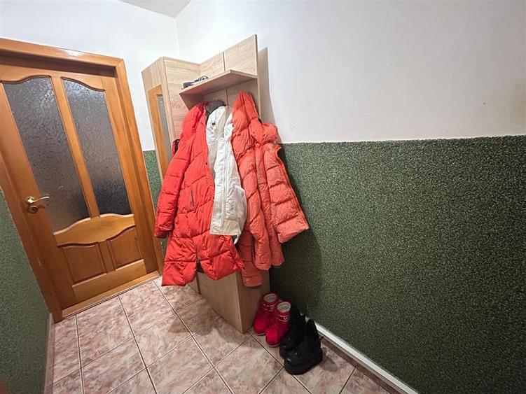 Apartament cu 2 camere semidecomandat, mobilat în Buziașului
