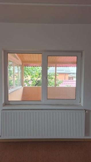 Casă individuală cu 5 camere cu Canalizare în Olteni