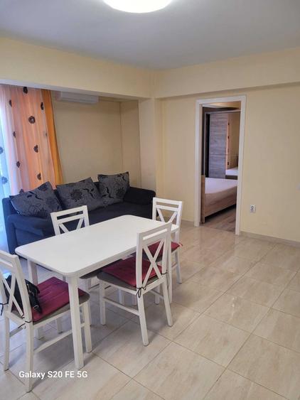 Apartament cu 2 camere decomandat în Exterior Vest