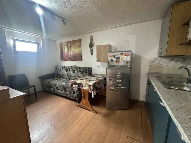 Casă cu 2 camere cu Teren 500 Mp în Sadu